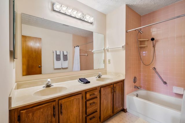 3741 Baybridge Lane, Dublin, OH 43016