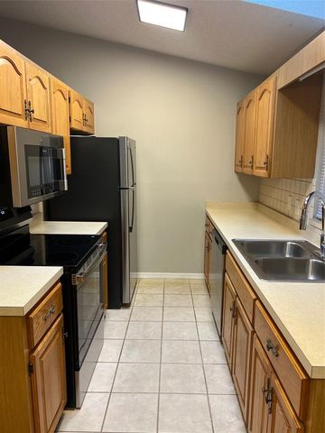 12449 ORANGEWOOD CIRCLE 17, Tavares, FL 32778