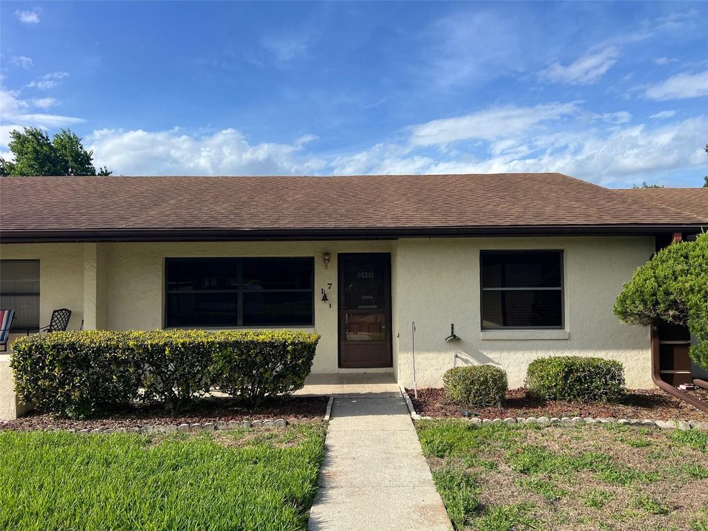 12449 ORANGEWOOD CIRCLE 17, Tavares, FL 32778