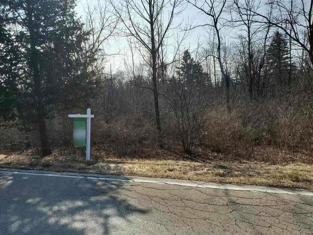 2241 W GRAYS LANE, Oak Creek, WI 53154