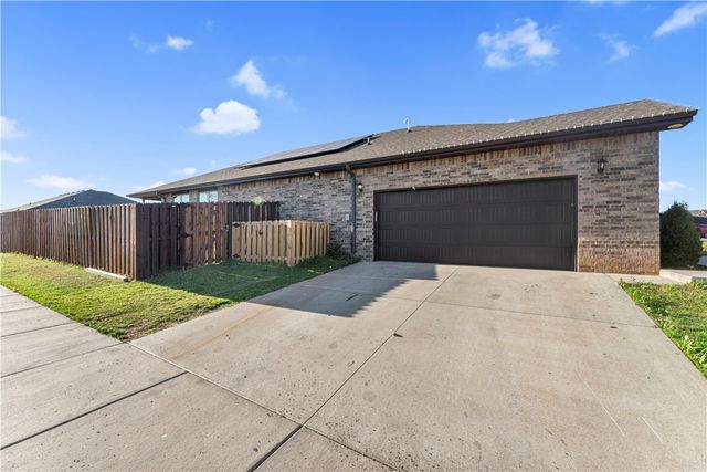 5901 Silas Street, Bentonville, AR 72713