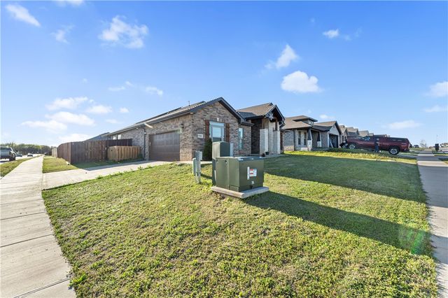 5901 Silas Street, Bentonville, AR 72713