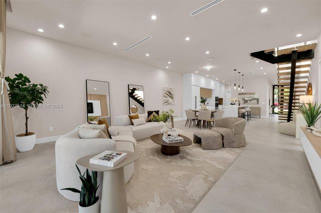 915 NE 17th Ter, Fort Lauderdale, FL 33304