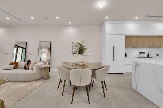 915 NE 17th Ter, Fort Lauderdale, FL 33304