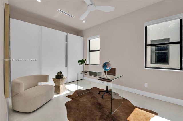 915 NE 17th Ter, Fort Lauderdale, FL 33304