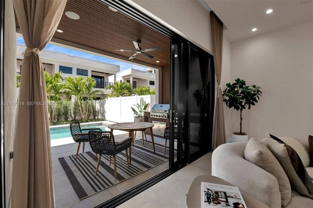 915 NE 17th Ter, Fort Lauderdale, FL 33304