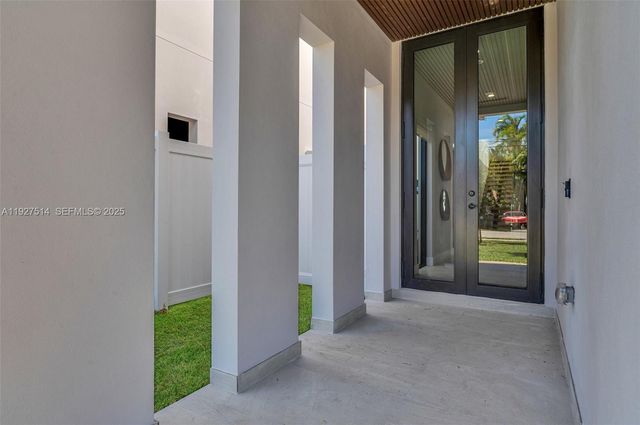 915 NE 17th Ter, Fort Lauderdale, FL 33304