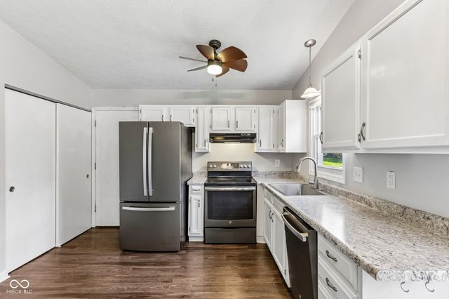 1200 Timber Creek Lane, Greenwood, IN 46142