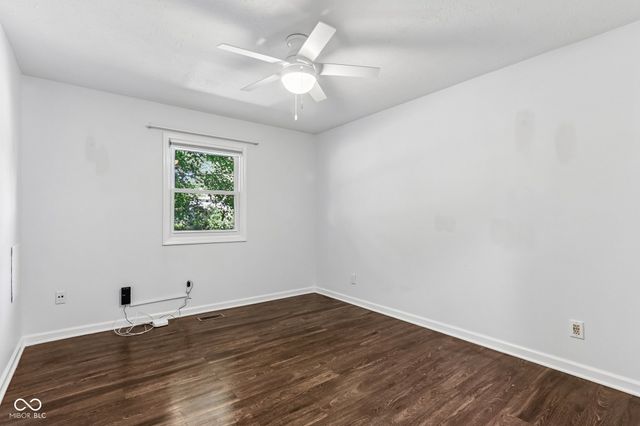1200 Timber Creek Lane, Greenwood, IN 46142