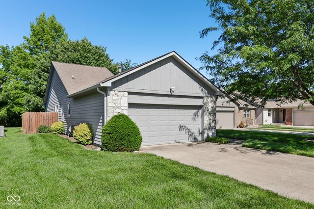 1200 Timber Creek Lane, Greenwood, IN 46142