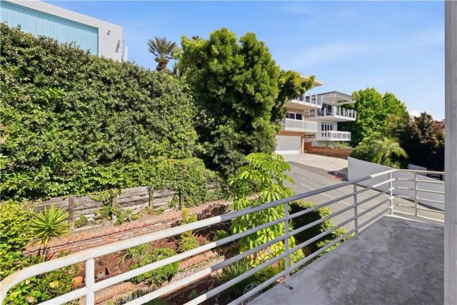 1130 Del Mar Avenue, Laguna Beach, CA 92651