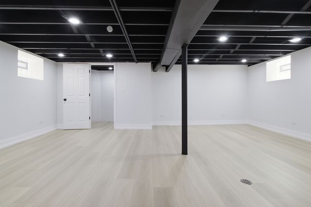 3250 N Olcott Avenue, Chicago, IL 60634