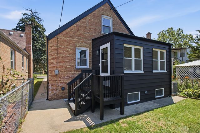 3250 N Olcott Avenue, Chicago, IL 60634