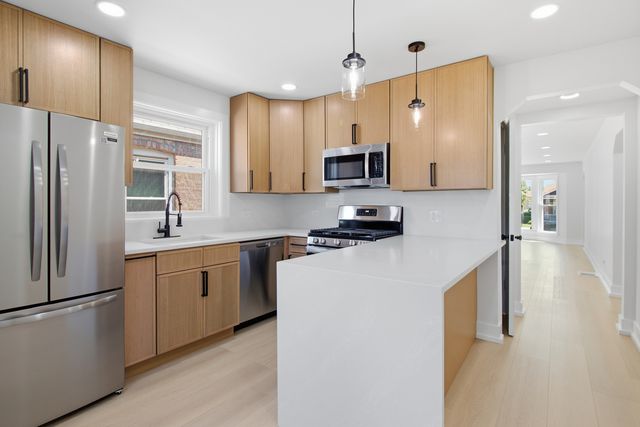 3250 N Olcott Avenue, Chicago, IL 60634