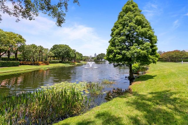 928 HEMINGWAY CIRCLE, Tampa, FL 33602