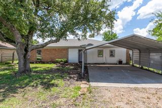 10 Parkland Street, Bridge City, TX 77611