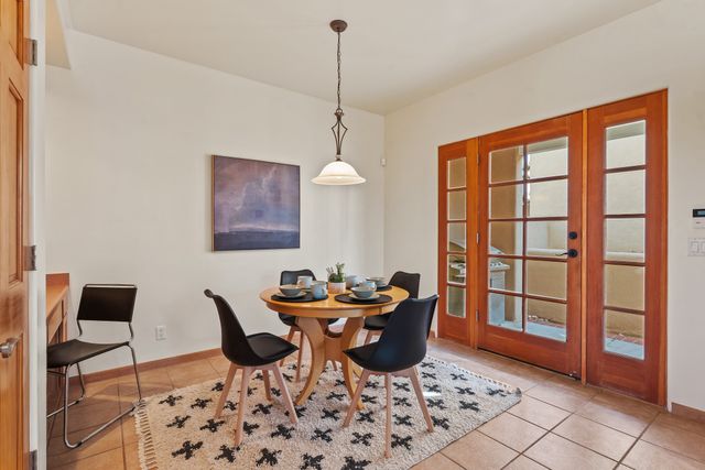 41 E Via Plaza Nueva, Santa Fe, NM 87507