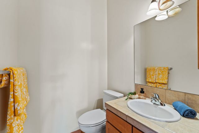 41 E Via Plaza Nueva, Santa Fe, NM 87507