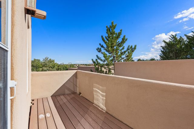 41 E Via Plaza Nueva, Santa Fe, NM 87507