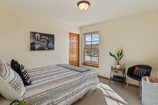 41 E Via Plaza Nueva, Santa Fe, NM 87507