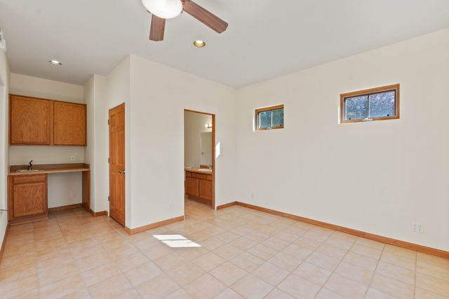 41 E Via Plaza Nueva, Santa Fe, NM 87507