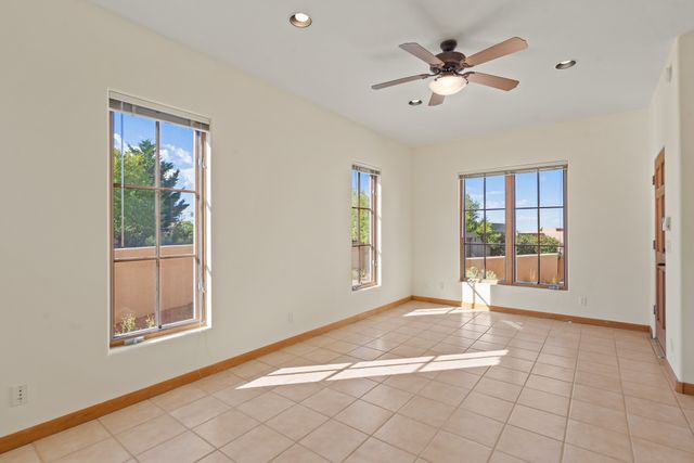 41 E Via Plaza Nueva, Santa Fe, NM 87507