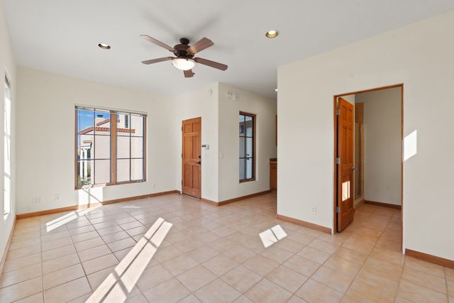 41 E Via Plaza Nueva, Santa Fe, NM 87507