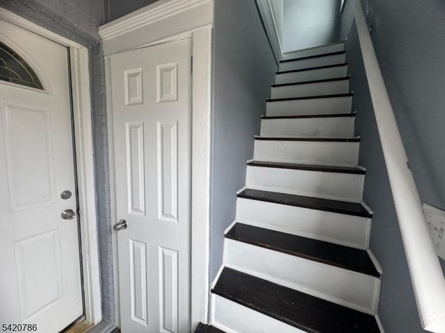 17 Home St, Franklin Twp., NJ 08873