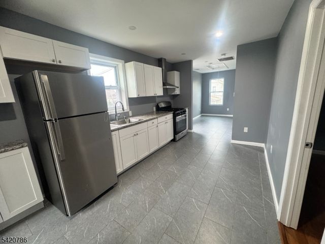 17 Home St, Franklin Twp., NJ 08873