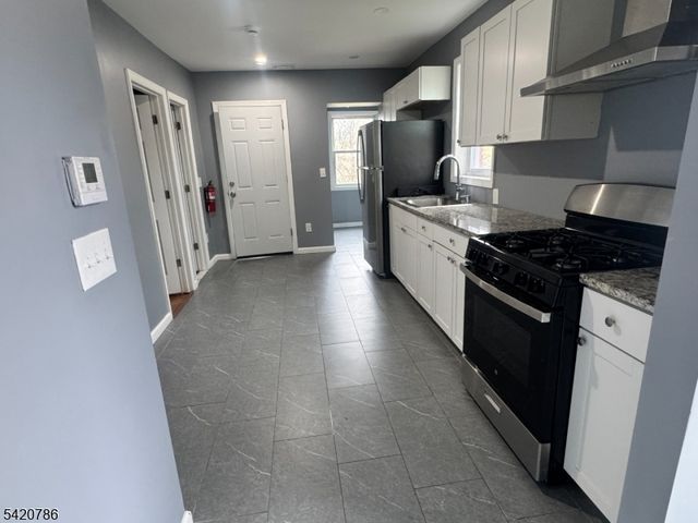 17 Home St, Franklin Twp., NJ 08873