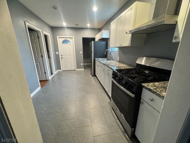 17 Home St, Franklin Twp., NJ 08873