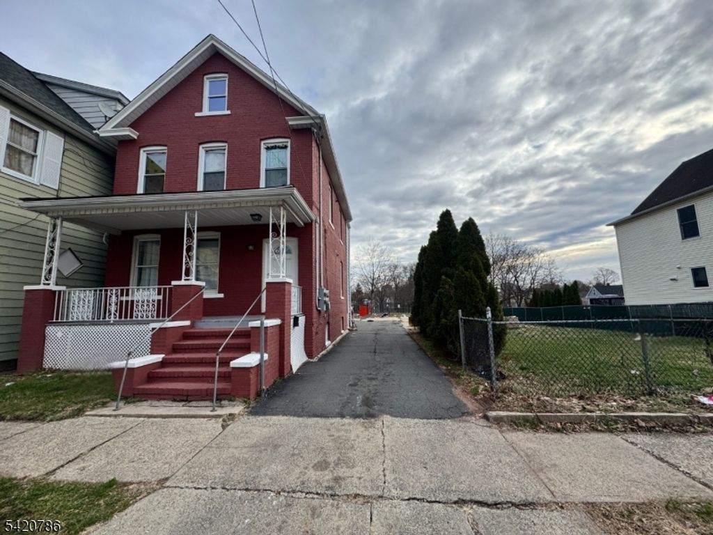 17 Home St, Franklin Twp., NJ 08873
