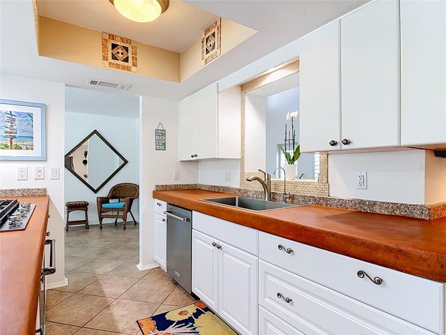 1412 BEACON STREET, New Smyrna Beach, FL 32169