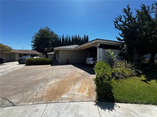 2237 Valencia Avenue, Santa Ana, CA 92706