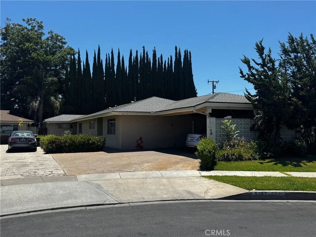 2237 Valencia Avenue, Santa Ana, CA 92706
