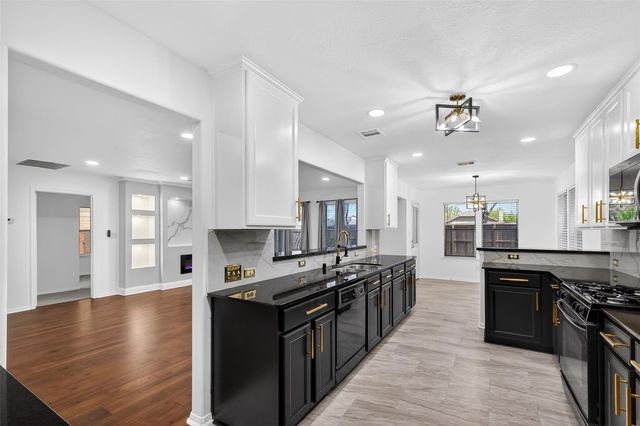 15807 Sonoma Park Drive, Houston, TX 77049