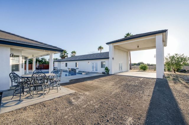 17448 Island Drive, Madera, CA 93636