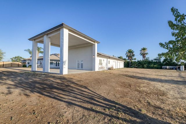 17448 Island Drive, Madera, CA 93636