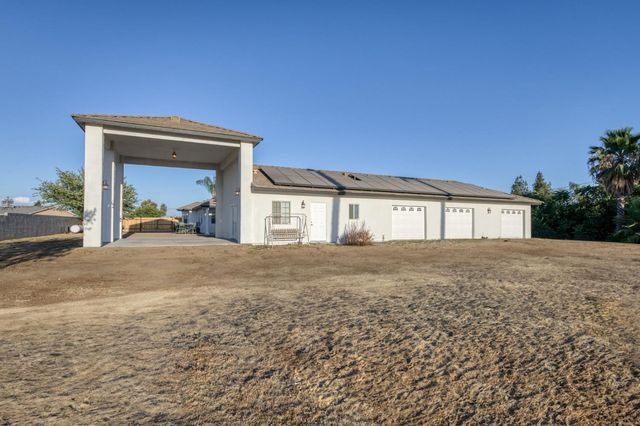 17448 Island Drive, Madera, CA 93636