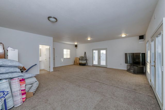 17448 Island Drive, Madera, CA 93636