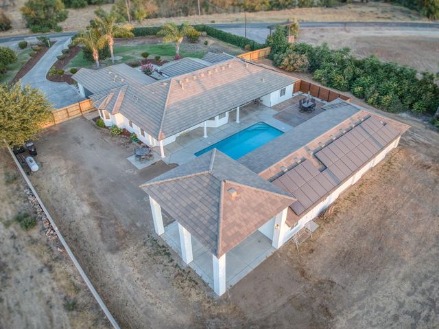17448 Island Drive, Madera, CA 93636