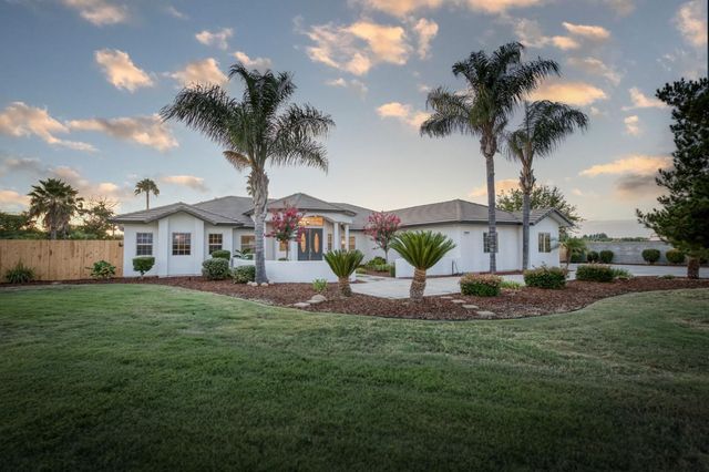 17448 Island Drive, Madera, CA 93636