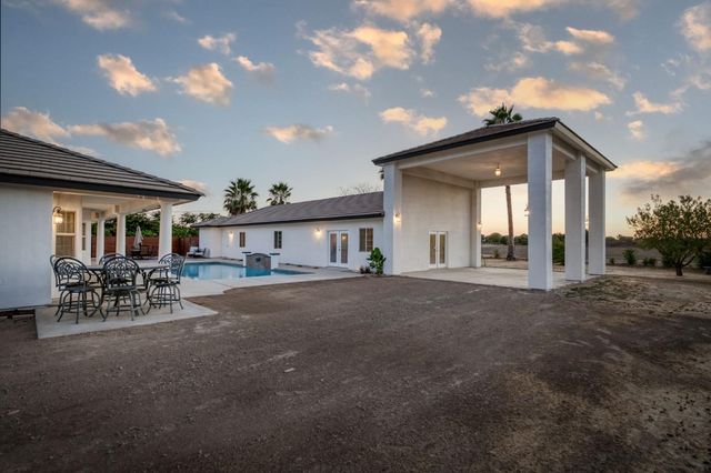 17448 Island Drive, Madera, CA 93636