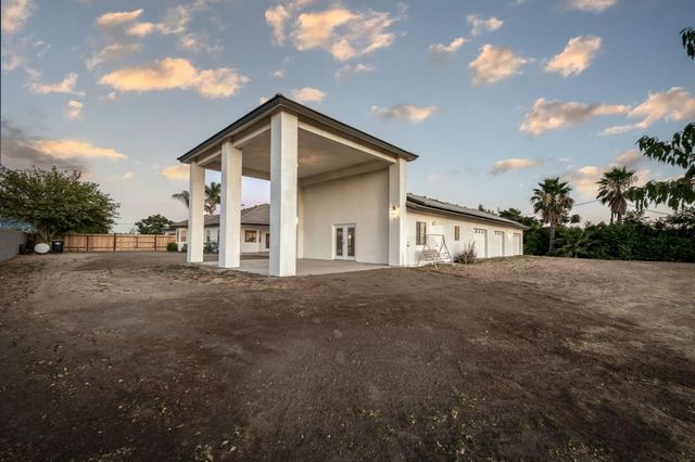 17448 Island Drive, Madera, CA 93636