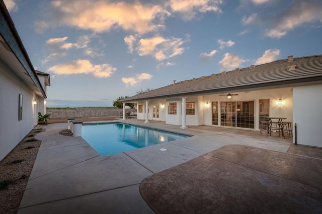 17448 Island Drive, Madera, CA 93636