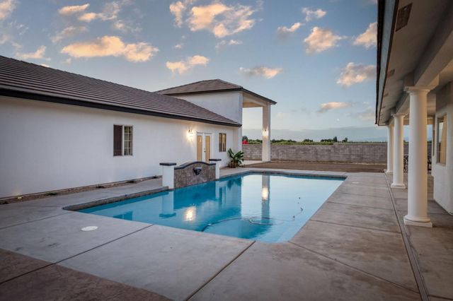 17448 Island Drive, Madera, CA 93636