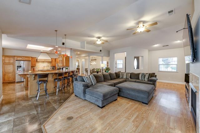 17448 Island Drive, Madera, CA 93636