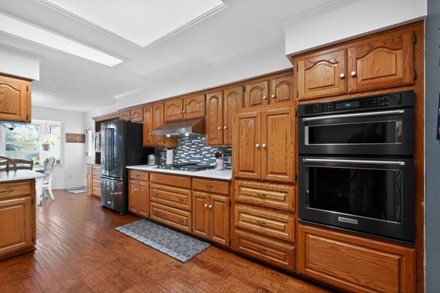 212 Edgewood Drive, Highland Village, TX 75077