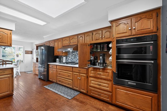 212 Edgewood Drive, Highland Village, TX 75077