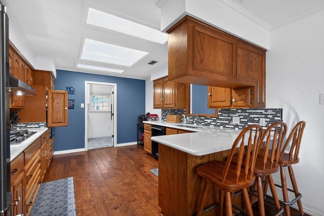 212 Edgewood Drive, Highland Village, TX 75077